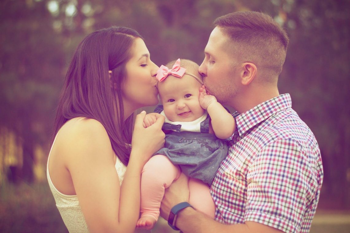 mom dad and baby e1541556051925